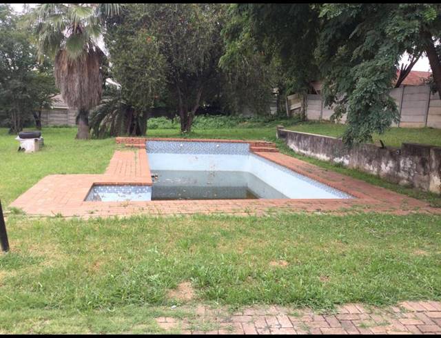 3 BEDROOM HOUSE FOR SALE IN LOMBARDY WEST